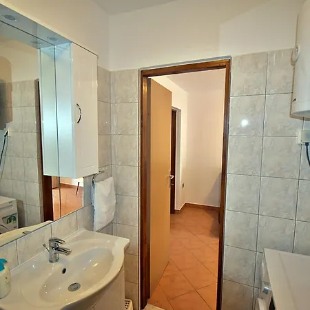 Tina & Denis Apartman Póla